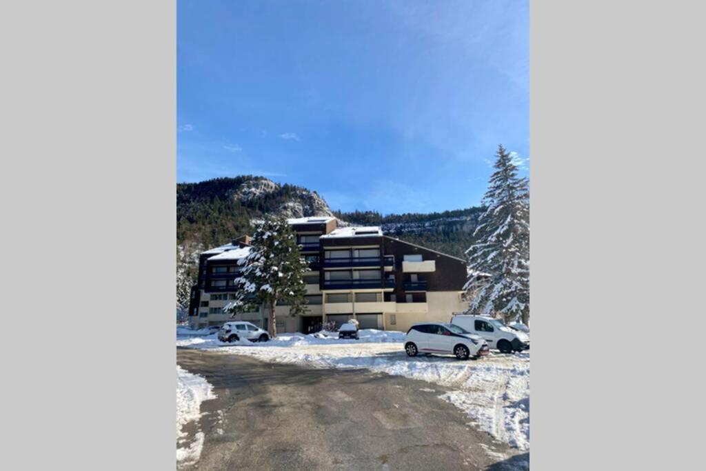 Appartement Chaleureux - Pied Des Pistes Corrençon-en-Vercors Dış mekan fotoğraf